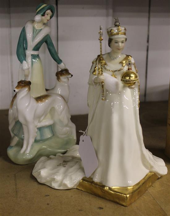 Royal Doulton model of The Queen & 1 other figure group
